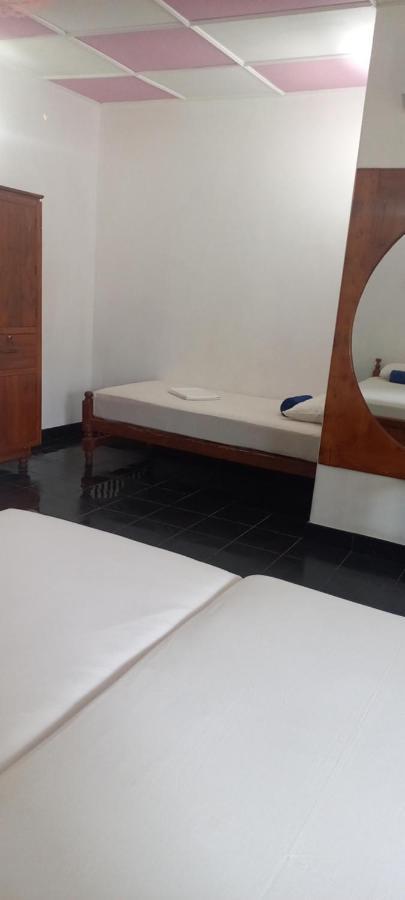 Ocean View Tourist Guest House At Negombo Beach Near The Airport Exterior foto