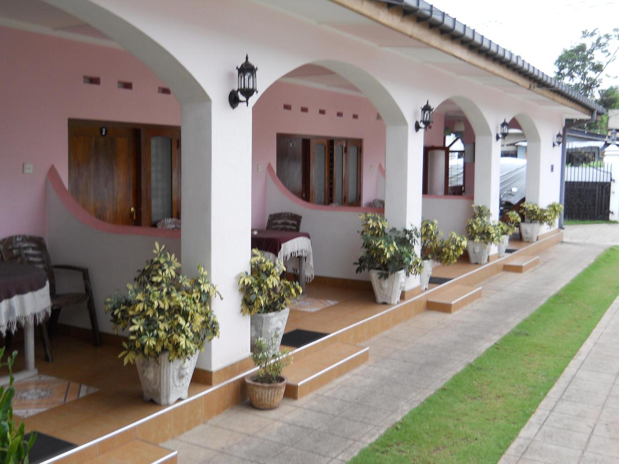 Ocean View Tourist Guest House At Negombo Beach Exterior foto