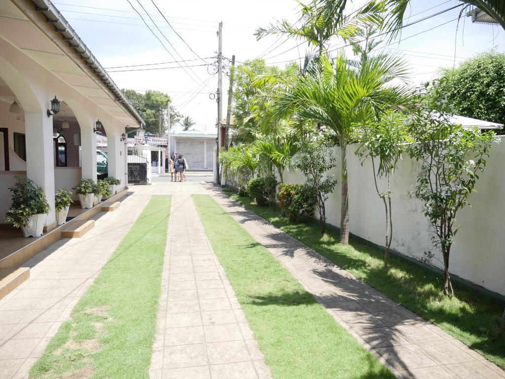 Ocean View Tourist Guest House At Negombo Beach Exterior foto