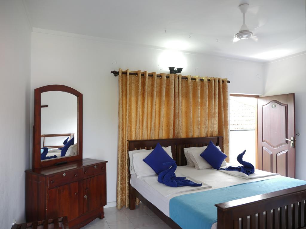 Ocean View Tourist Guest House At Negombo Beach Exterior foto