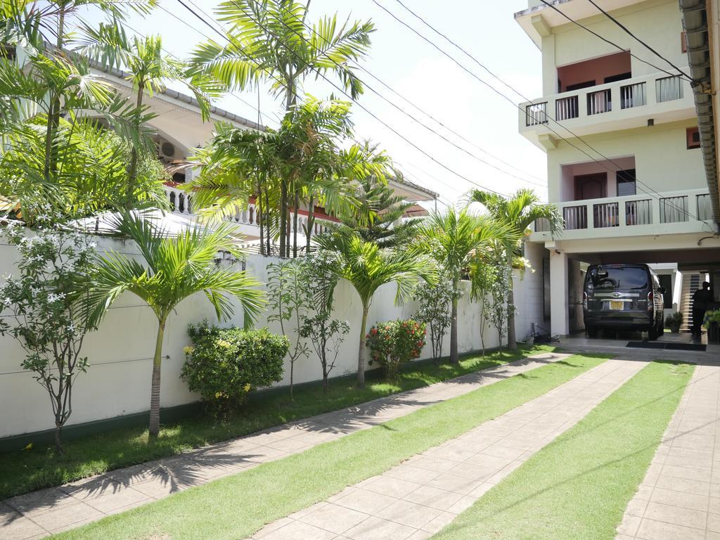 Ocean View Tourist Guest House At Negombo Beach Exterior foto